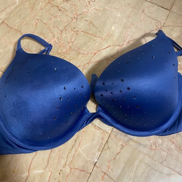Victoria’s Secret push-up bra 34DD - Picture 2 of 4